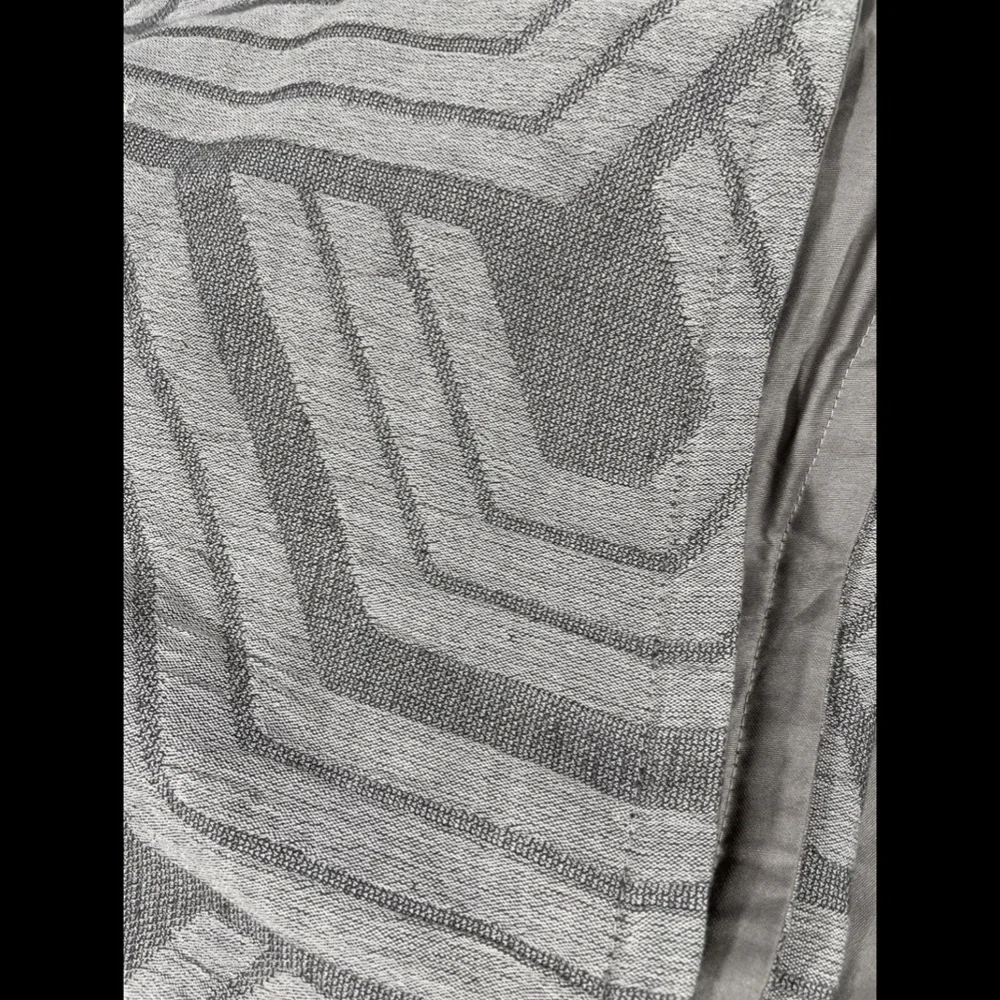 NIB Hotel Collection‎ Textured Hexagon King Duvet Only in Grey